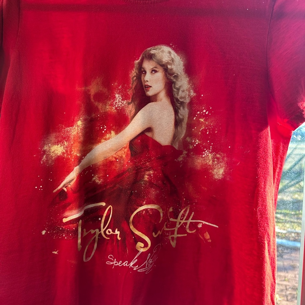 Taylor Swift Speak Now Tour Merch concert t-shirt